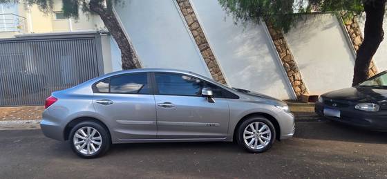 HONDA CIVIC 1.8 LXS 16V FLEX 4P MANUAL
